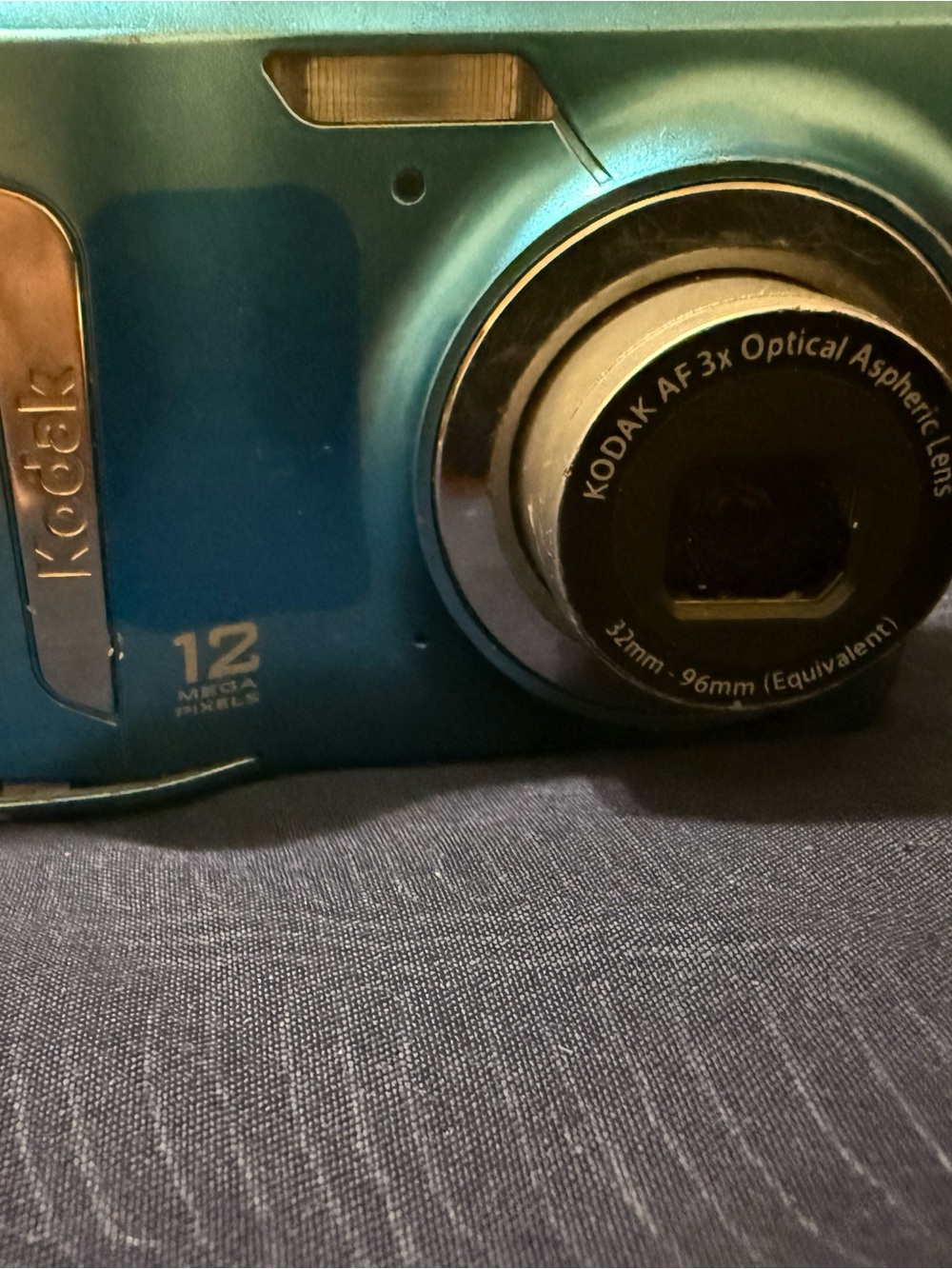 Kodak EasyShare C143 Blue Camera tested batterydoor not closing see description